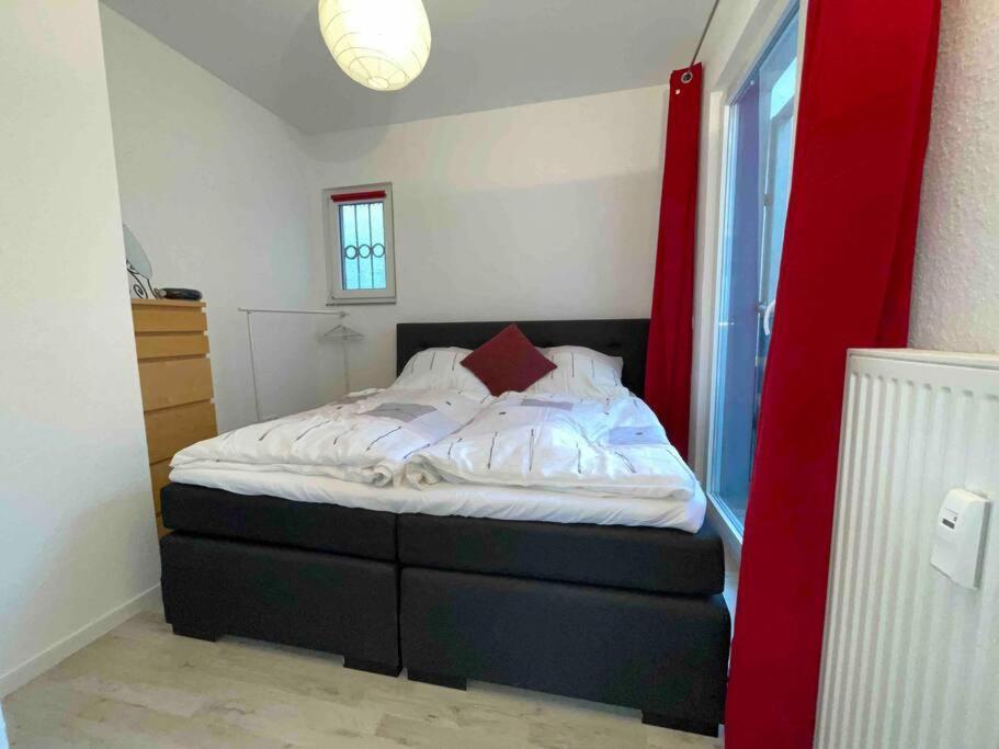 Schoenes Bungalow, Check-In Kontaktlos, Zentral Duisburg Buitenkant foto