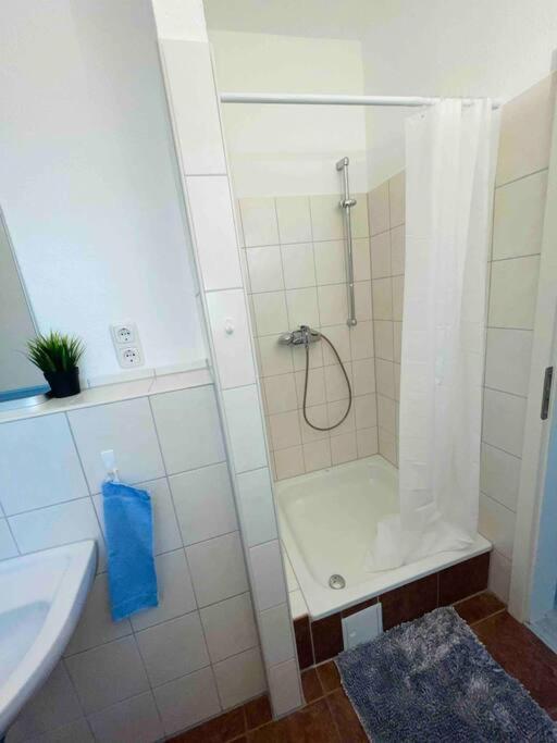 Schoenes Bungalow, Check-In Kontaktlos, Zentral Duisburg Buitenkant foto