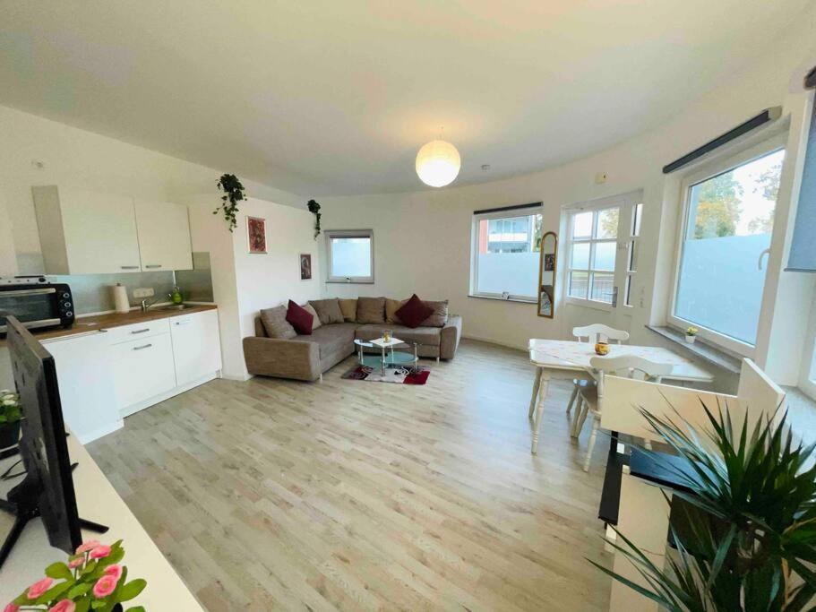 Schoenes Bungalow, Check-In Kontaktlos, Zentral Duisburg Buitenkant foto